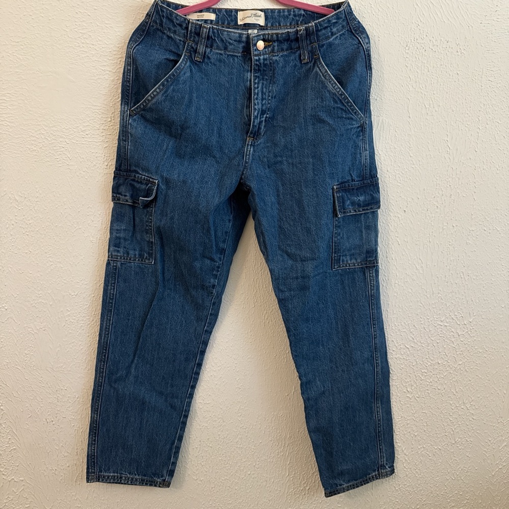 Universal Threads blue straight leg skater jeans
size 6